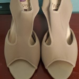 Beige shoes size 7.5